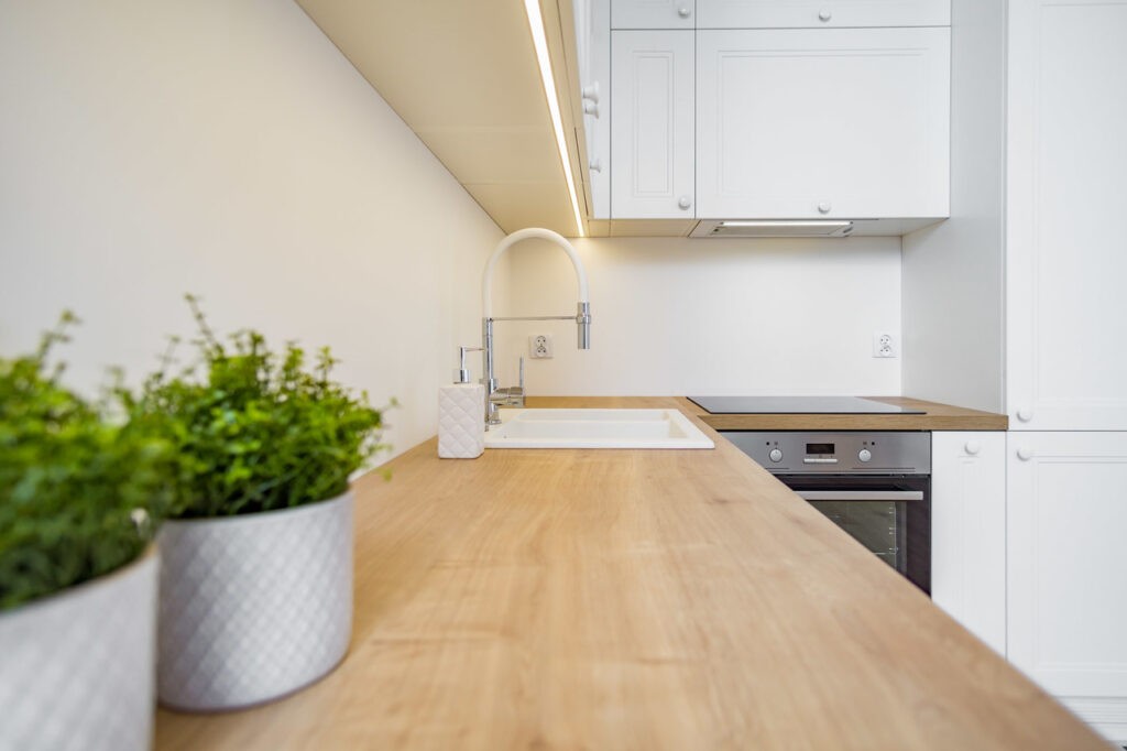 Wybór materiałów do kuchni na wymiar