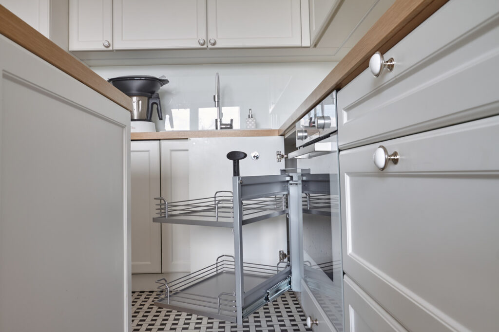 Sekrety kuchni na&nbsp;wymiar: Jak zaoszczędzić przestrzeń w&nbsp;dobrym stylu